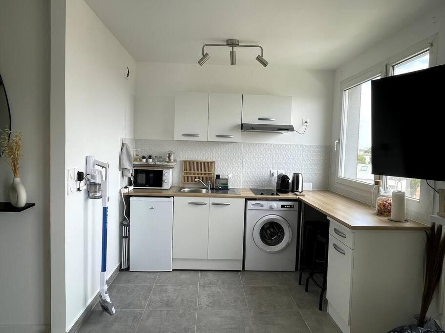 Appartement Cosy Et Lumineux Орли Екстериор снимка